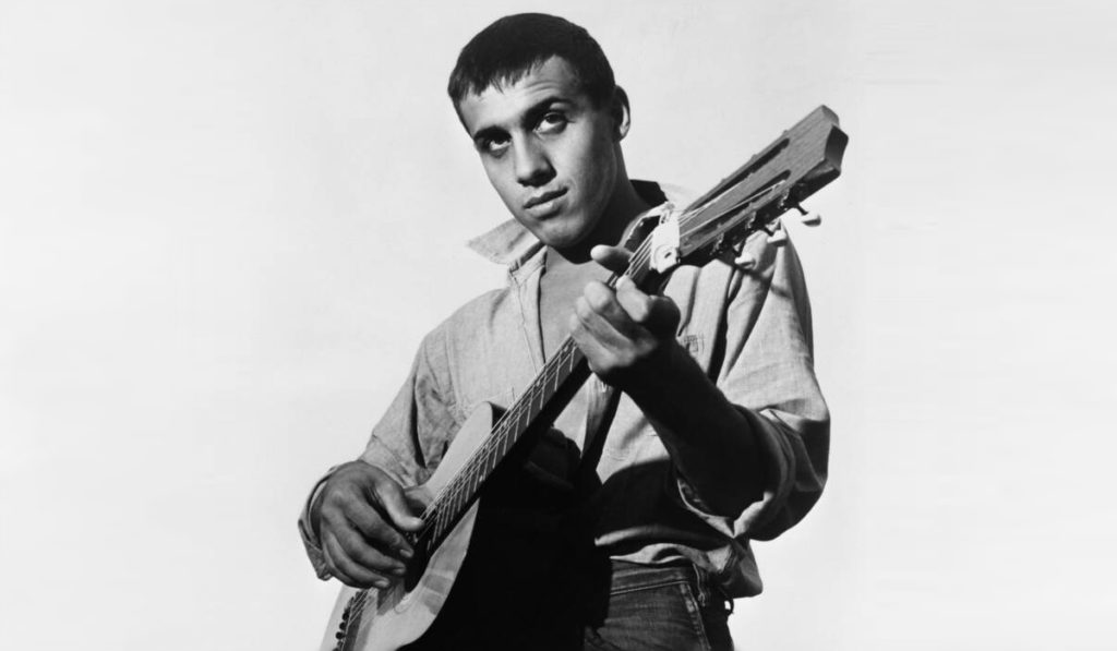 Adriano Celentano à la guitare